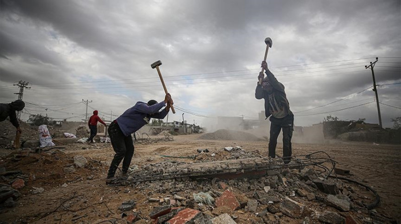 عمال غزة.. أجور متدنية وسط ظروف قاسية (تقرير)
